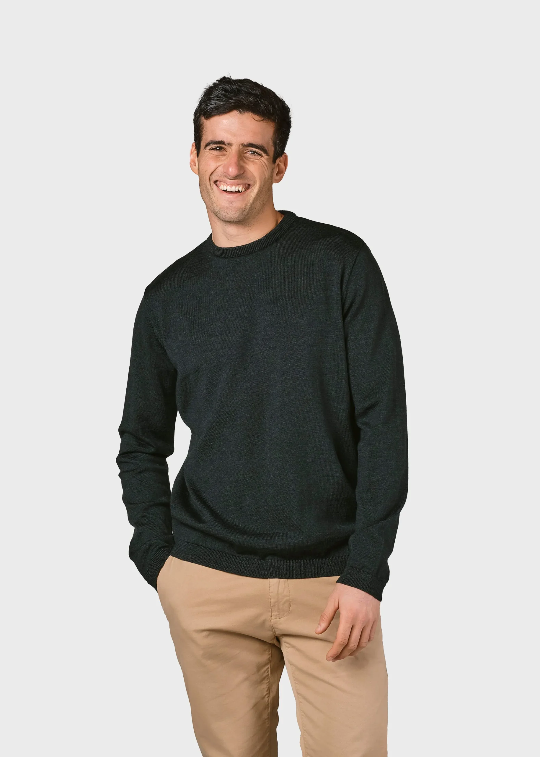 Klitmoller Collective Strick-Mens basic merino knit - Olive Navy