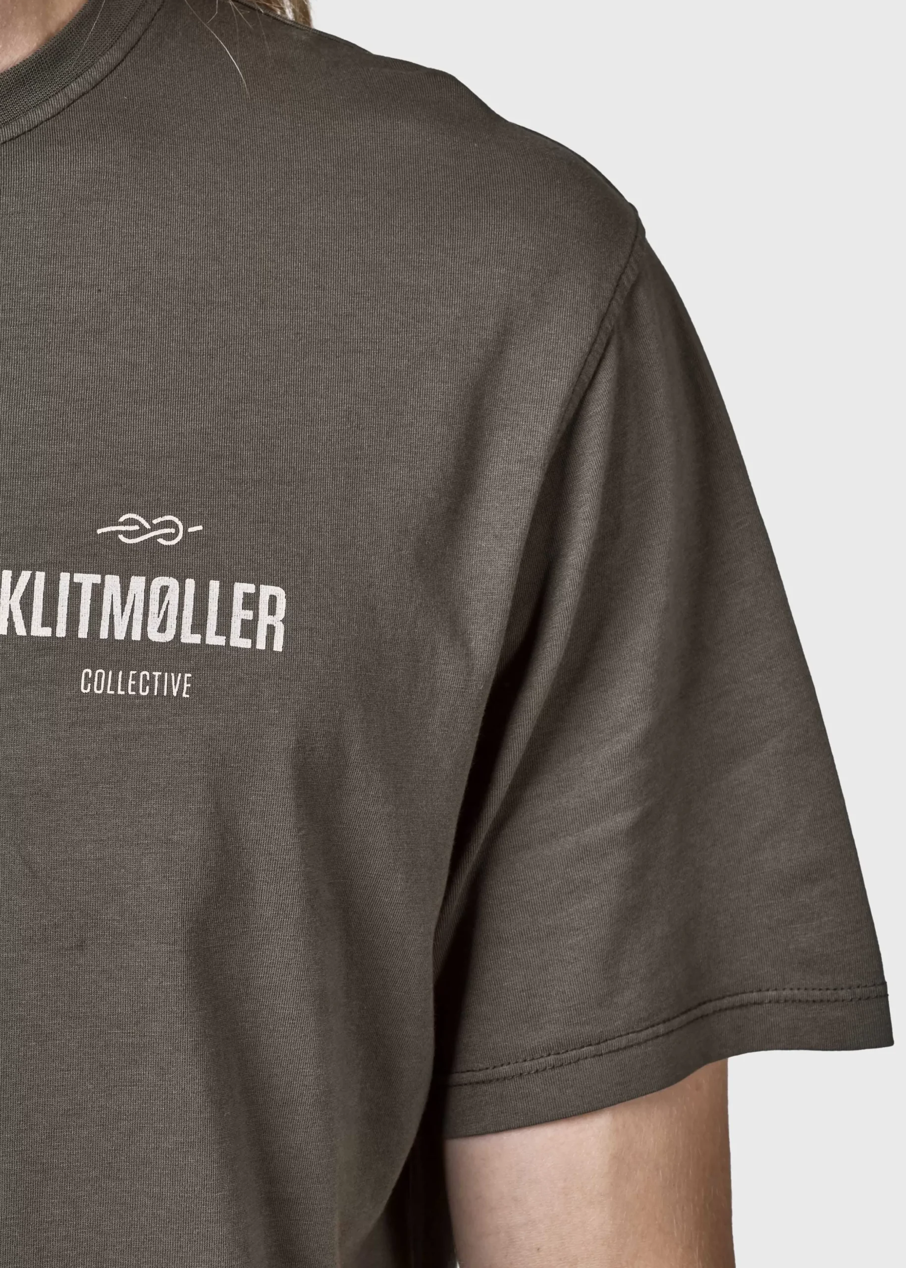 Klitmoller Collective T-shirts-Mens small logo tee - Olive Anthracite
