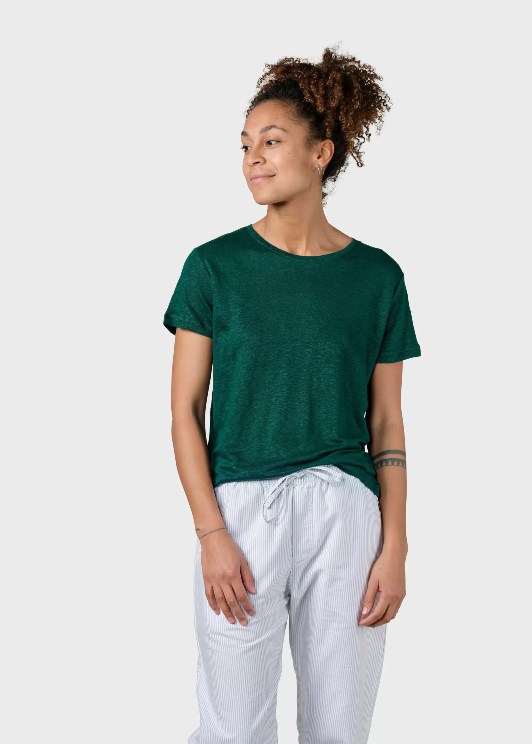 Klitmoller Collective T-shirts-Rikke linen tee - Moss Green Ocean