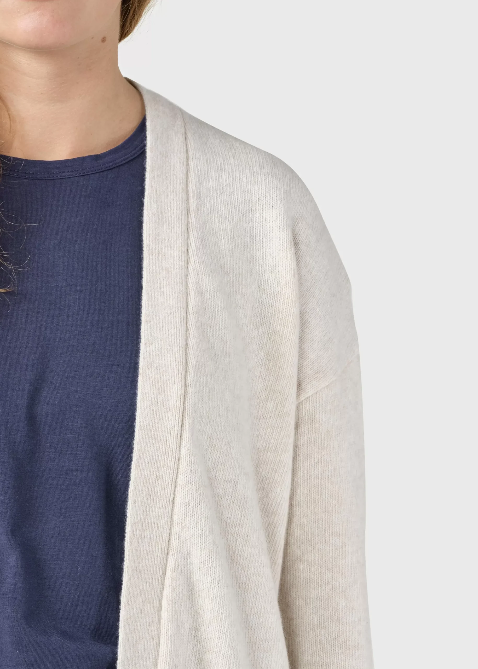 Klitmoller Collective Strick-Rosemarie knit cardigan - Pastel sand Navy