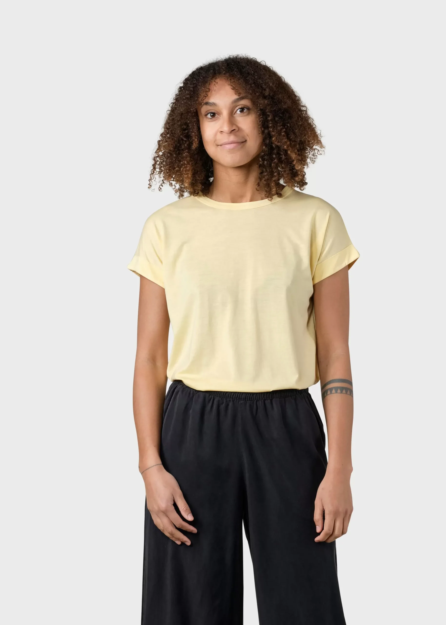 Klitmoller Collective T-shirts-Sigrid tee - Lemon sorbet Navy