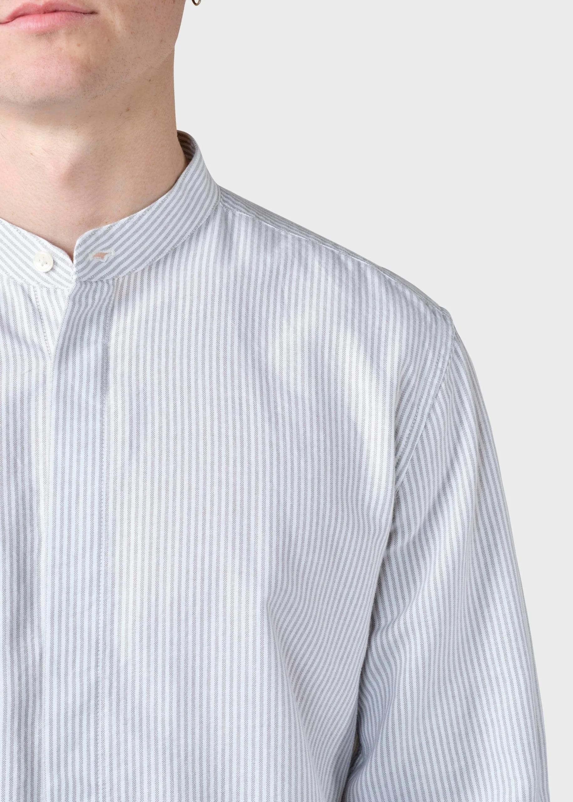 Klitmoller Collective Hemden-Simon striped shirt - White/sand